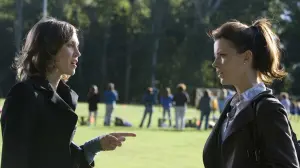 Backdrop to the movie "Nothing But the Truth" #253401