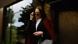 Backdrop to the movie "Bugonia" #511706