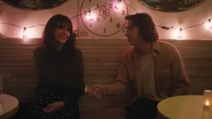 Backdrop to the movie "Parachute" #684651