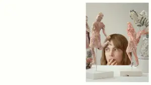 Backdrop to the movie "Showing Up" #376665