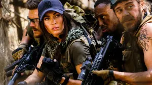 Backdrop to the movie "Rogue" #334400