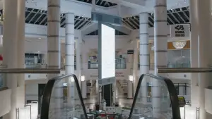 Backdrop to the movie "U" #772448