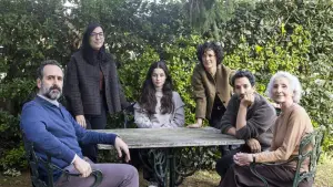 Backdrop to the movie "Sundays" #529455