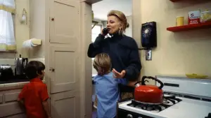 Backdrop to the movie "A Woman Under the Influence" #754139