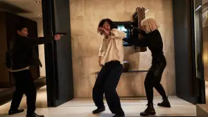 Backdrop to the movie "Canary Black" #623180