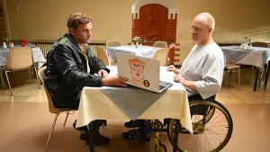 Backdrop to the movie "Kaiserschmarrndrama" #387436