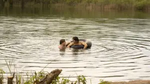 Backdrop to the movie "Tethered Wings" #730183