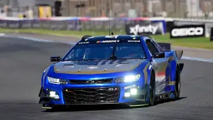 Backdrop to the movie "American Thunder: NASCAR to Le Mans" #662366