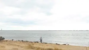 Backdrop to the movie "I Should Call Her" #435210