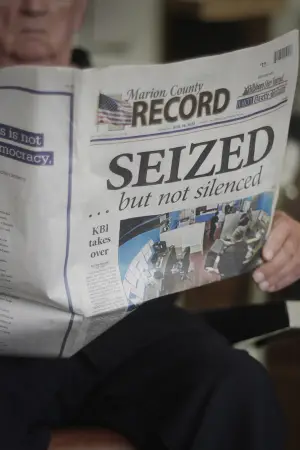 Poster to the movie "Seized" #550898