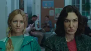 Backdrop to the movie "Two Women" #533858