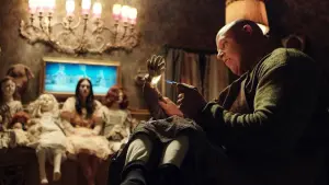 Backdrop to the movie "Ghostland" #221765