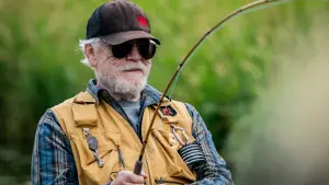 Backdrop to the movie "Mending the Line" #387246