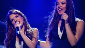 Backdrop to the movie "Pitch Perfect 2" #257496