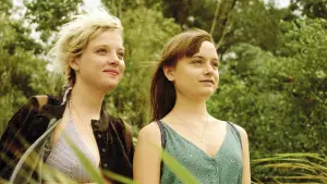 Backdrop to the movie "Cocoon" #733558