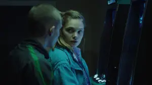 Backdrop to the movie "Sole" #657799