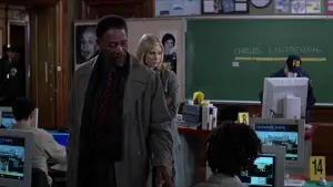 Backdrop to the movie "Along Came a Spider" #328384