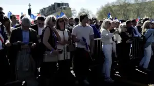 Backdrop to the movie "RN 72, à la conquête de l