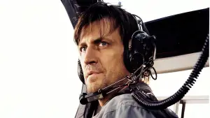 Backdrop to the movie "Tsunami" #634139