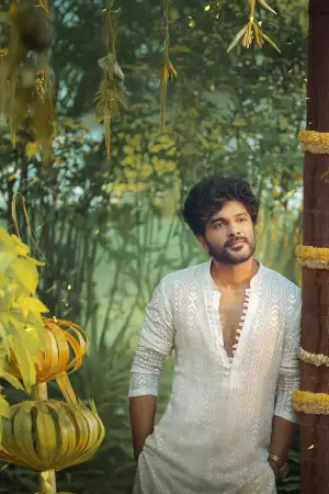 Poster to the movie "Telusu Kada" #665571