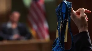 Backdrop to the movie "Legally Blonde" #616115