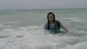 Backdrop to the movie "Make Up" #498471