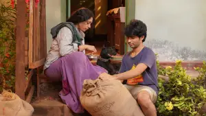 Backdrop to the movie "Thudarum" #719791