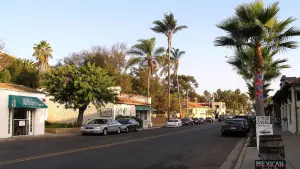 Backdrop to the movie "Thirteen" #681016