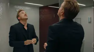 Backdrop to the movie "Peacock" #729613