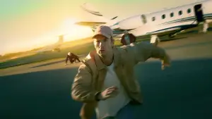 Backdrop to the movie "Trouble" #740683