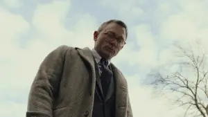 Backdrop to the movie "Knives Out" #561302