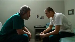 Backdrop to the movie "Inside" #698133