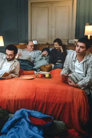 Poster to the movie "The Safe House" #697057