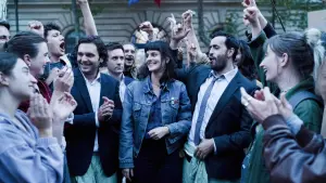 Backdrop to the movie "A Difficult Year" #190974