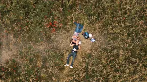 Backdrop to the movie "Just Friends" #478549