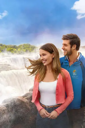 Poster to the movie "Falling in Love in Niagara" #715539