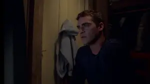 Backdrop to the movie "Signs" #670277