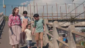 Backdrop to the movie "Senin Harga Naik" #765260