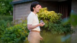 Backdrop to the movie "Beating Hearts" #600838