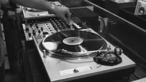 Backdrop to the movie "Labyrinth" #547039