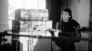 Backdrop to the movie "Paul McCartney: Man on the Run" #780192