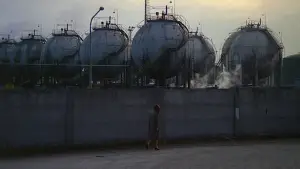 Backdrop to the movie "Red Desert" #775092