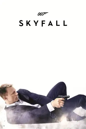 Poster to the movie "Skyfall" #588042