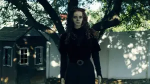 Backdrop to the movie "825 Forest Road" #622090