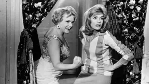 Backdrop to the movie "Never on Sunday" #483909