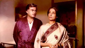 Backdrop to the movie "Aandhi" #669545