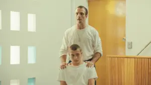 Backdrop to the movie "Inside" #698146