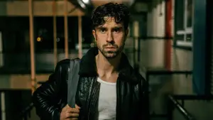 Backdrop to the movie "Night Creatures" #562099