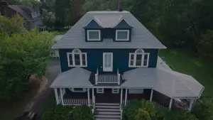 Backdrop to the movie "Presence" #531420