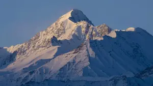 Backdrop to the movie "Valley of Shadows" #476128